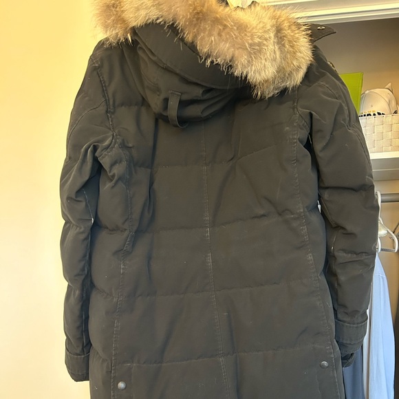 Woman’s Canada Goose Parka Jacket - Picture 6 of 10